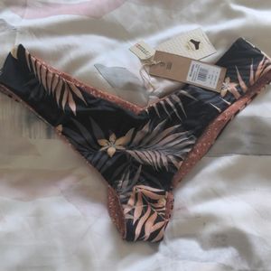 Billabong Safari Nita reversible Fiji bottoms